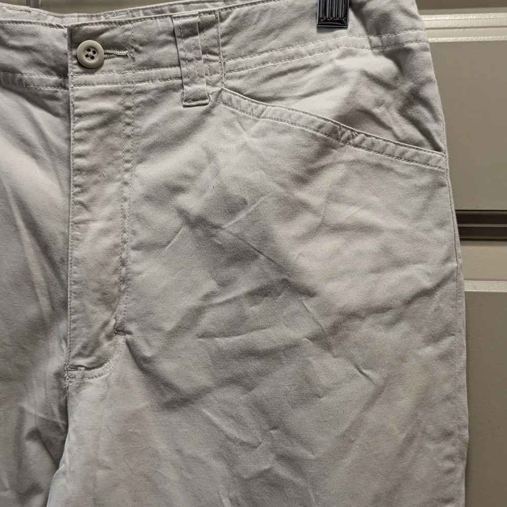 White Stag Stretch Classic Tan Khaki Chinos Bermudas/Capris- Size 10